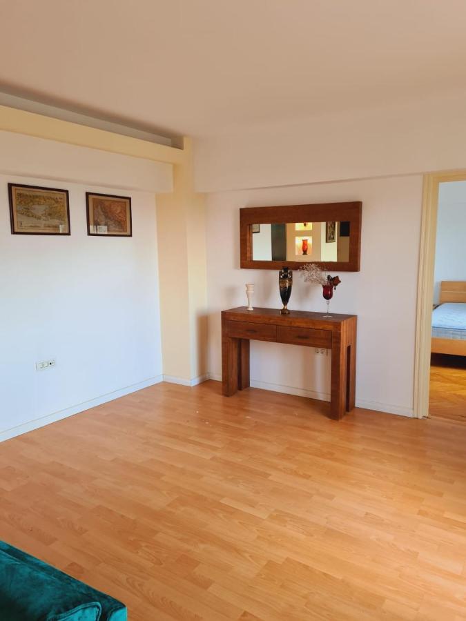 Old Town Apartment With Panoramic View Бухарест Екстер'єр фото